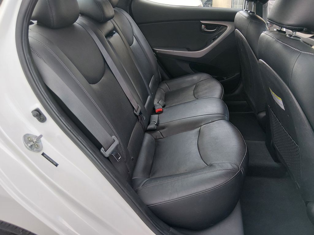 2013 Hyundai Elantra Image 15