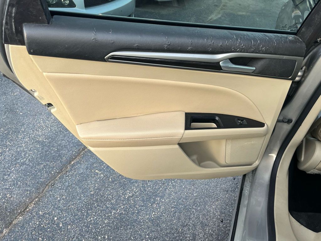 2015 Ford Fusion Image 12