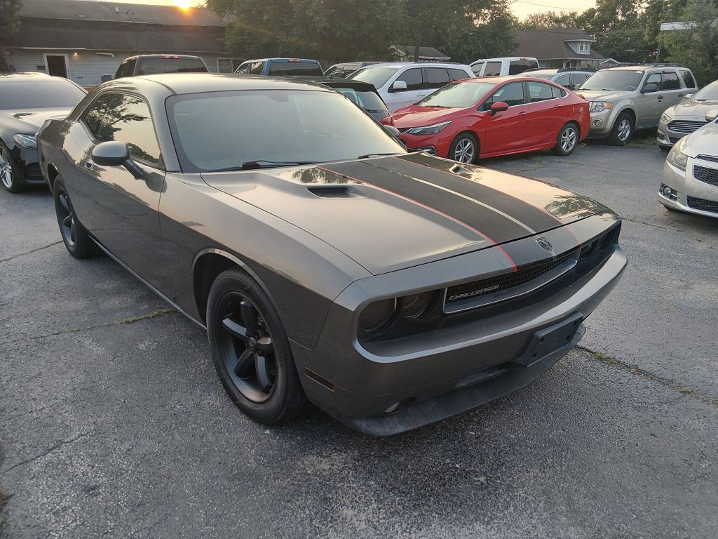 2010 Dodge Challenger Image 1