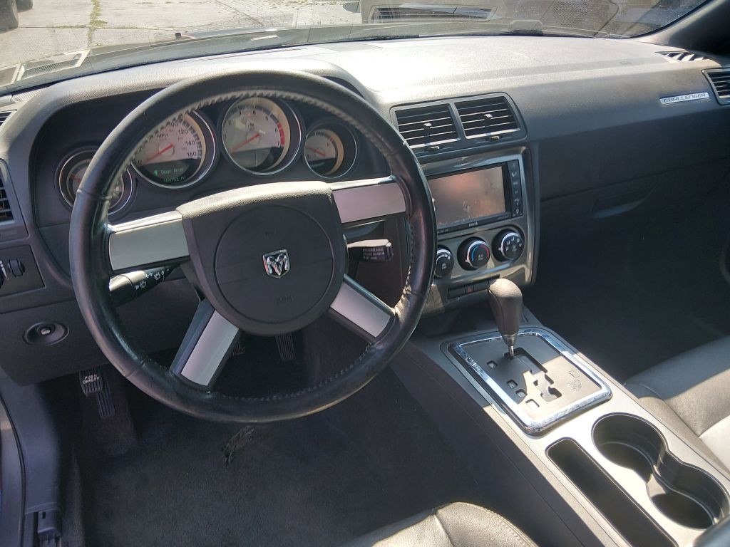 2010 Dodge Challenger Image 7