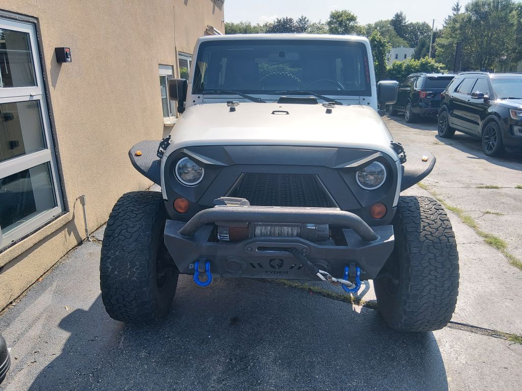 2010 Jeep Wrangler Unlimited Image 2