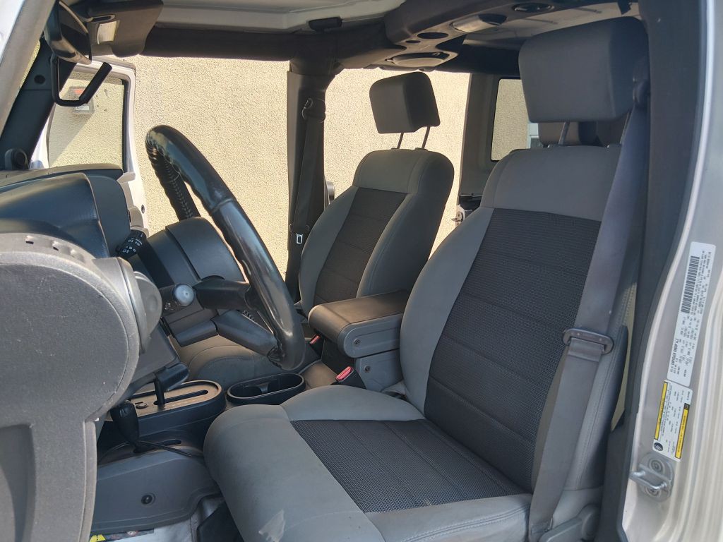 2010 Jeep Wrangler Unlimited Image 7