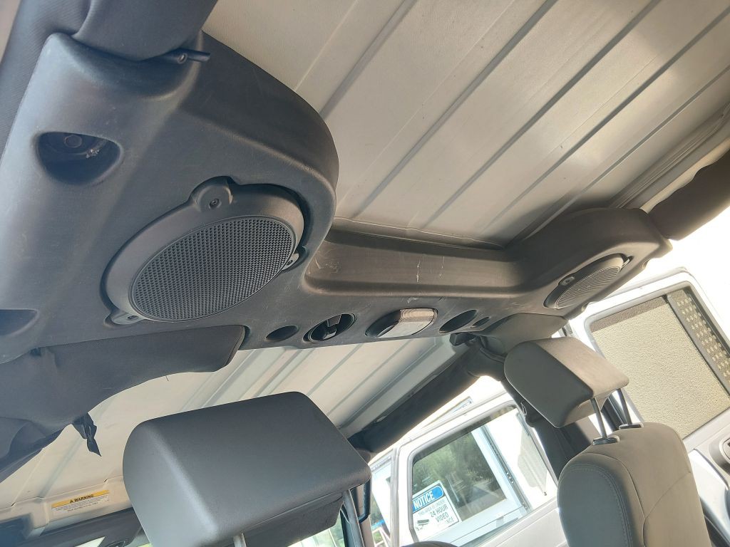 2010 Jeep Wrangler Unlimited Image 13