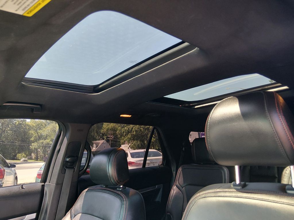 2016 Ford Explorer Image 9