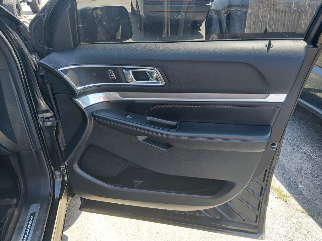 2016 Ford Explorer Image 12