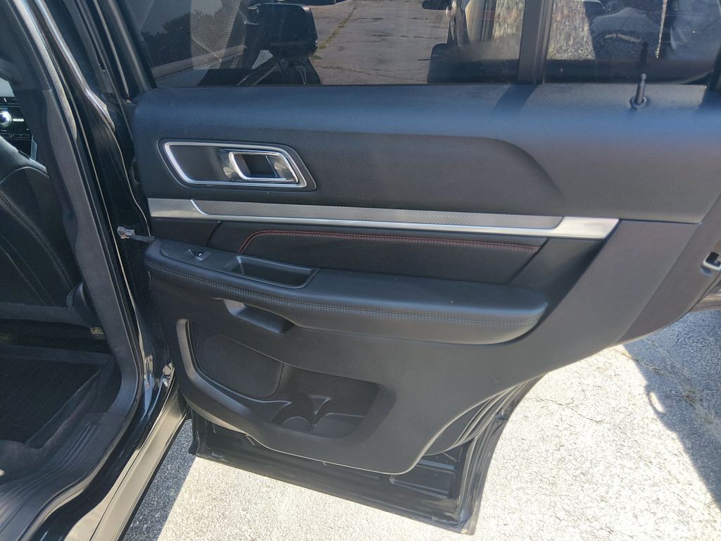 2016 Ford Explorer Image 14