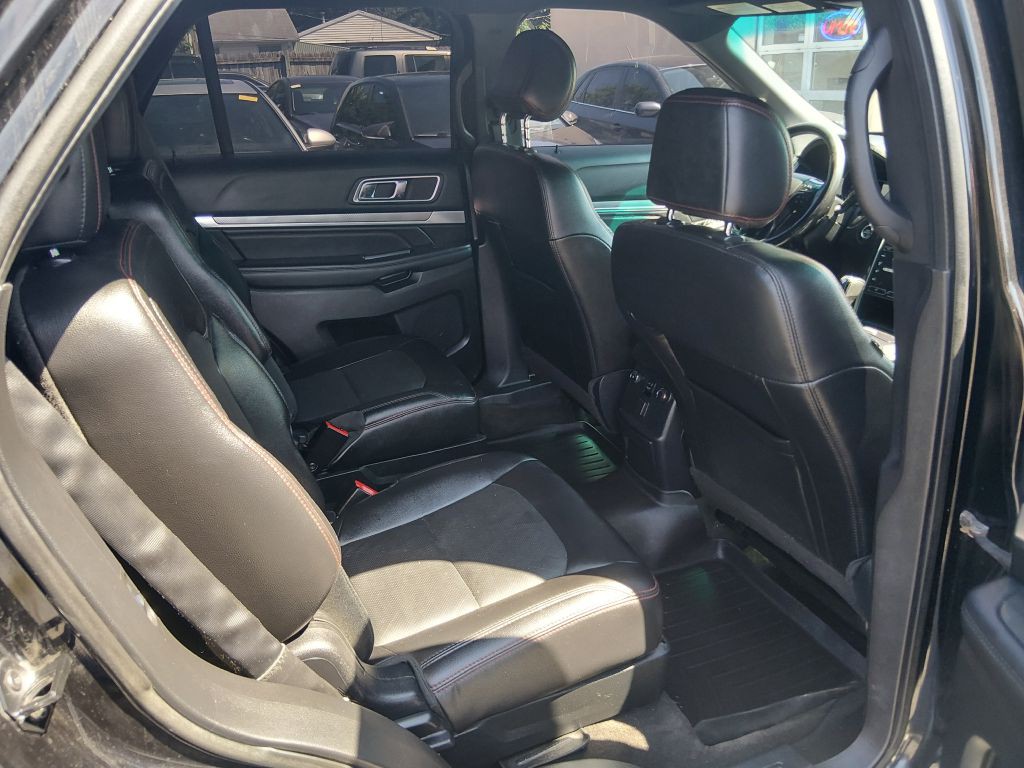 2016 Ford Explorer Image 16