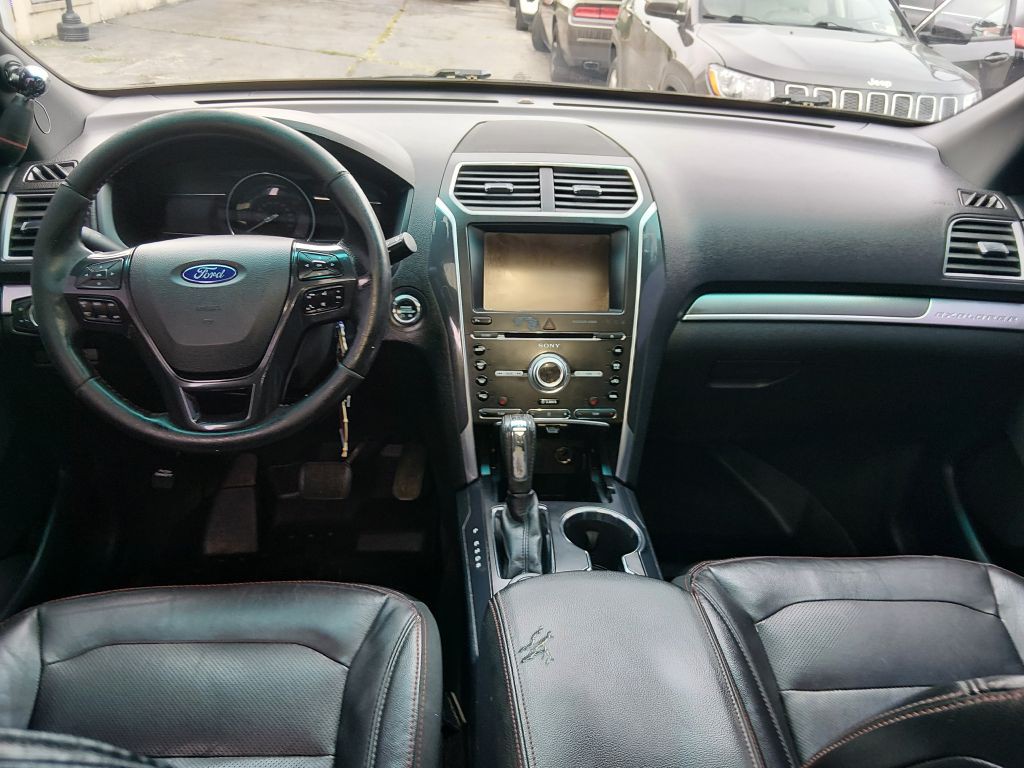 2016 Ford Explorer Image 8