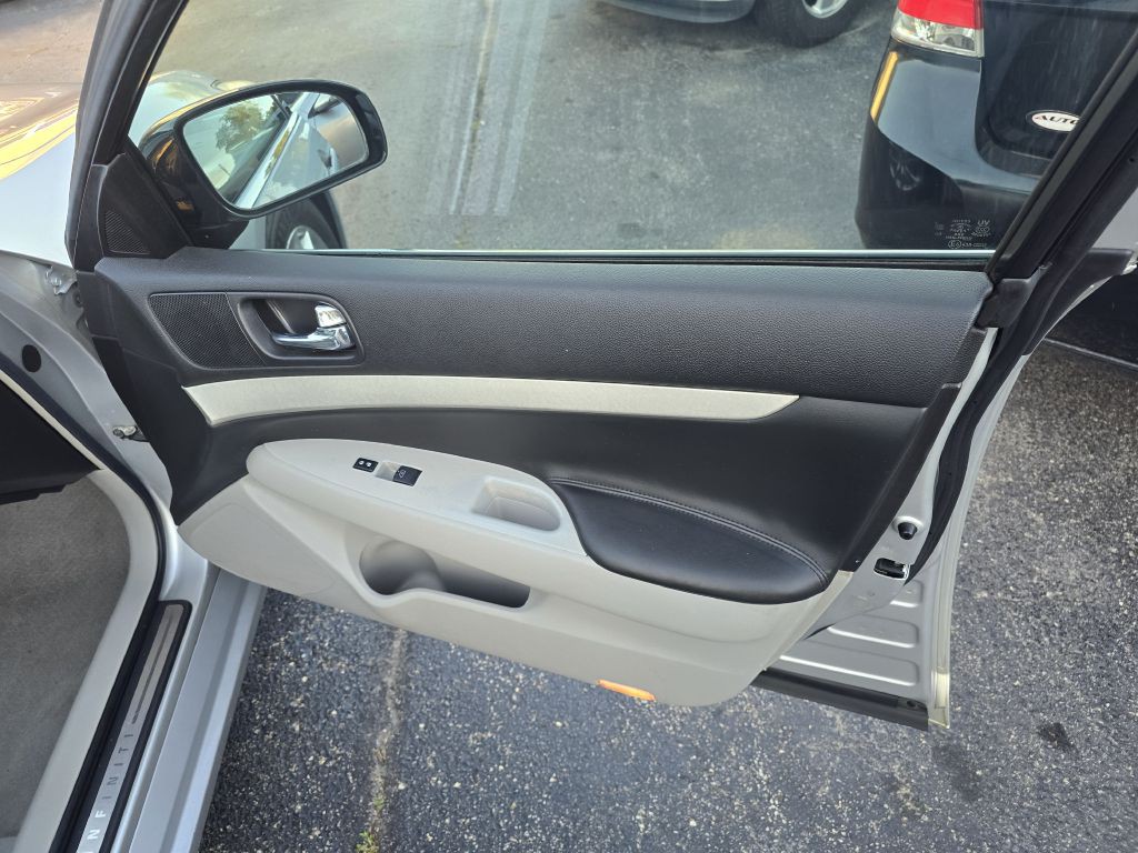 2008 INFINITI G35 Image 10