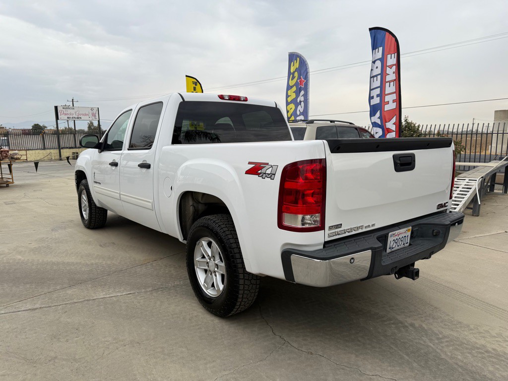 2011 GMC Sierra Image 3