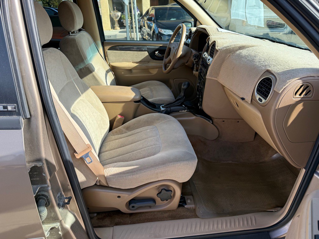 2003 GMC Envoy Image 6