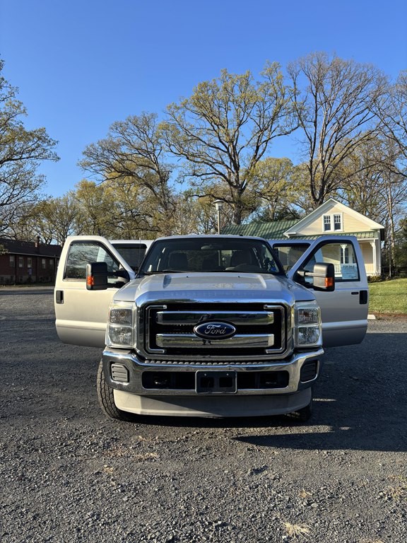 2011 Ford F-250 Image 8