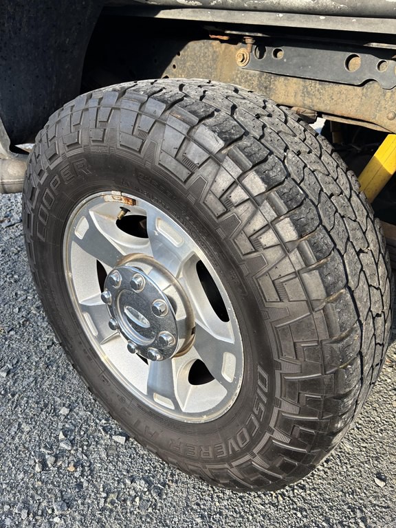 2011 Ford F-250 Image 12