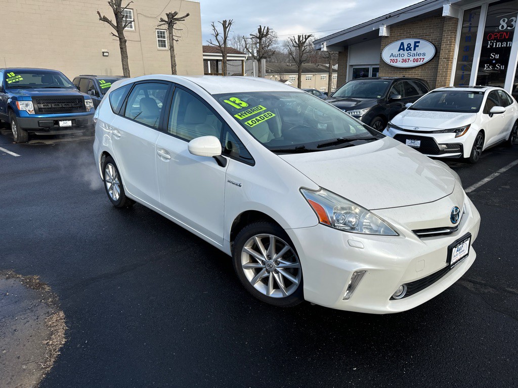 2013 Toyota Prius Image 1
