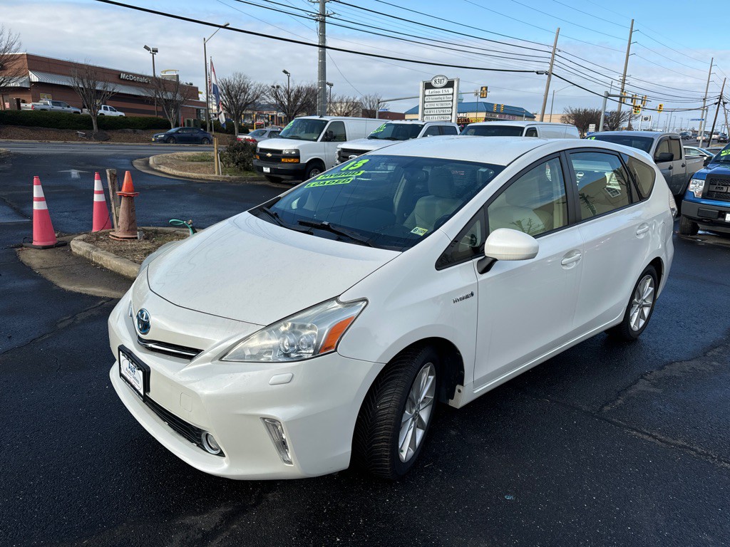 2013 Toyota Prius Image 3