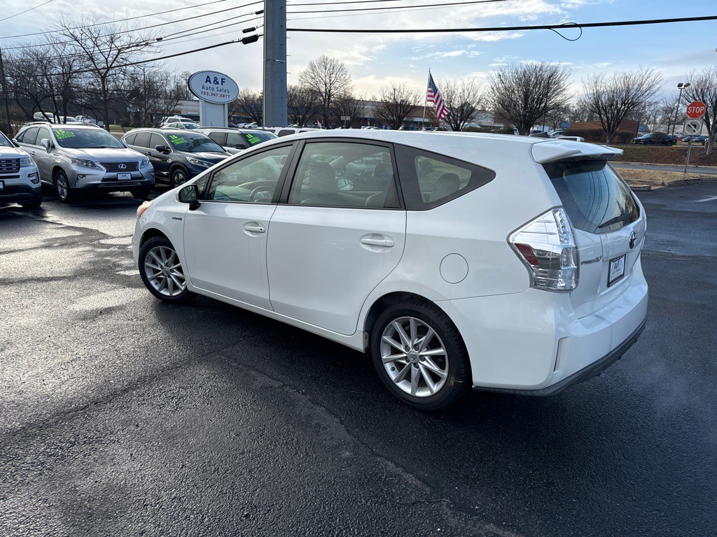 2013 Toyota Prius Image 5