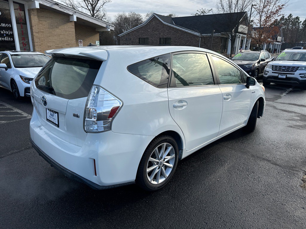 2013 Toyota Prius Image 7