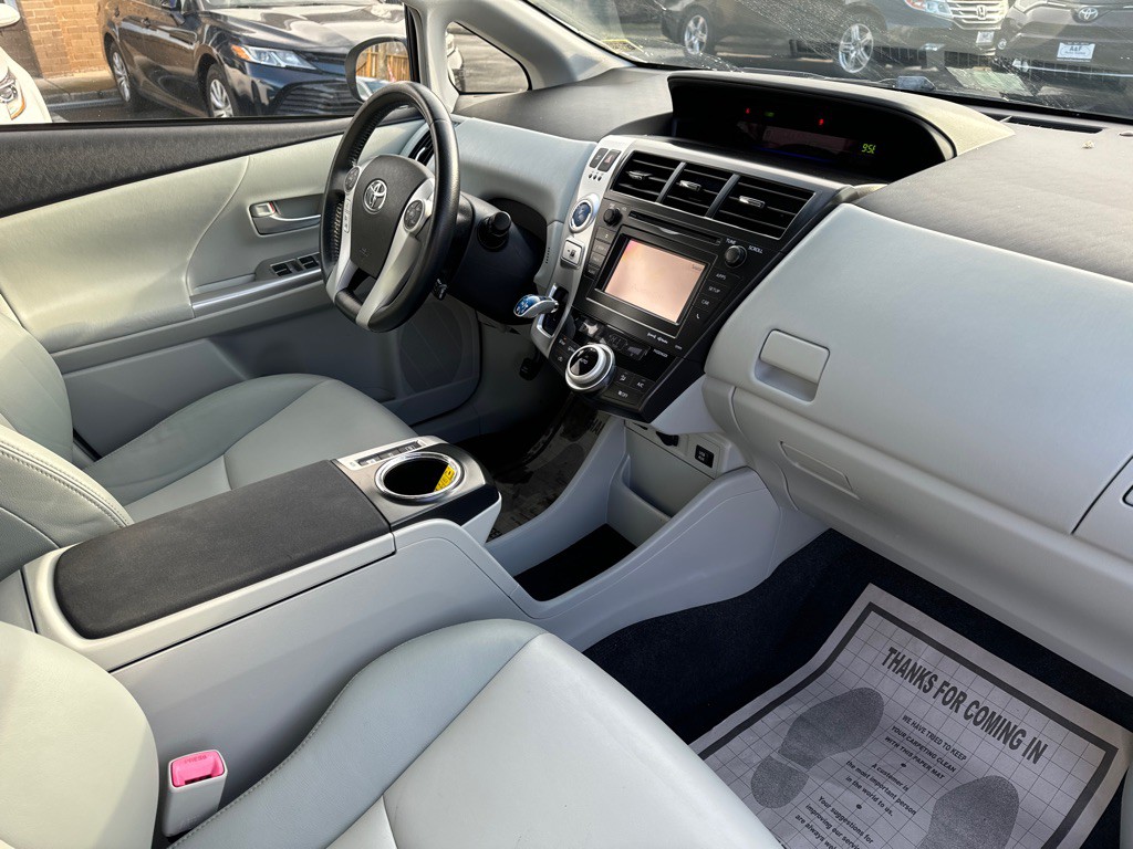 2013 Toyota Prius Image 9