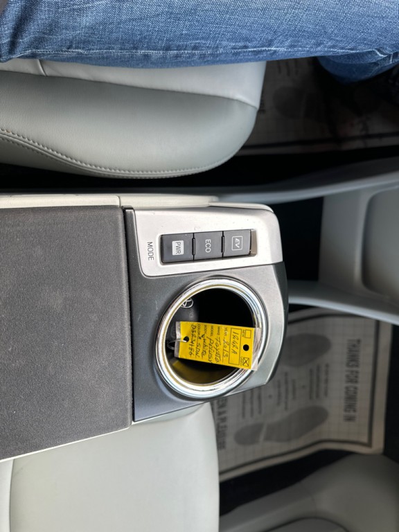 2013 Toyota Prius Image 18