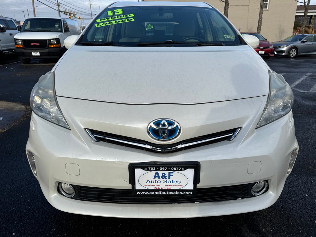 2013 Toyota Prius Image 22