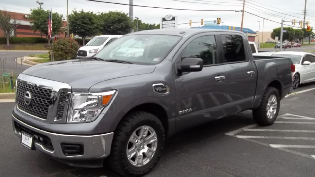 2017 Nissan Titan Image 4