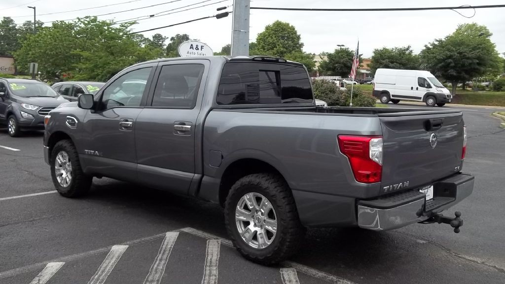 2017 Nissan Titan Image 6