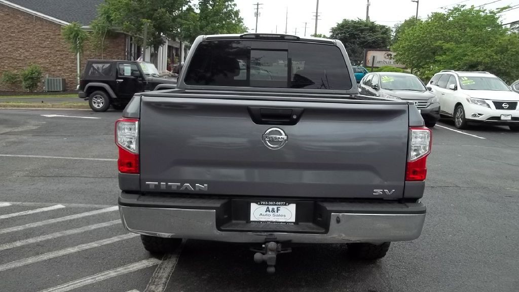 2017 Nissan Titan Image 7