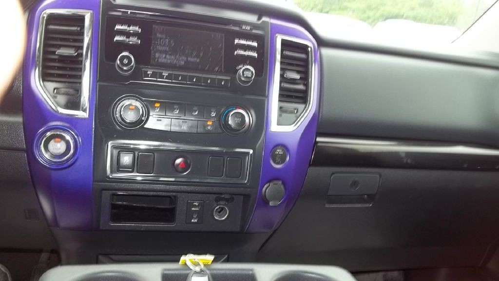 2017 Nissan Titan Image 17
