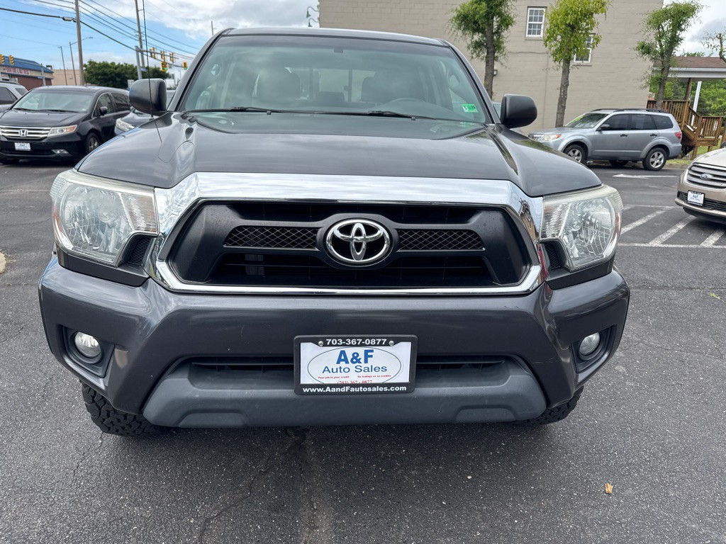 2015 Toyota Tacoma Image 2