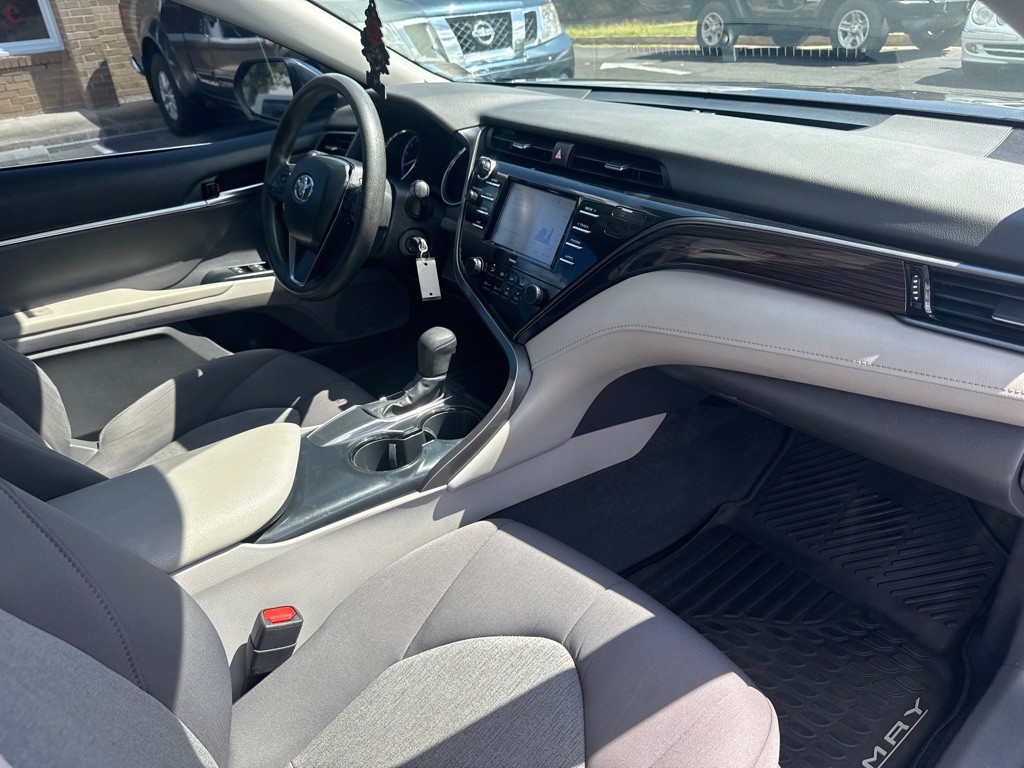 2020 Toyota Camry Image 9