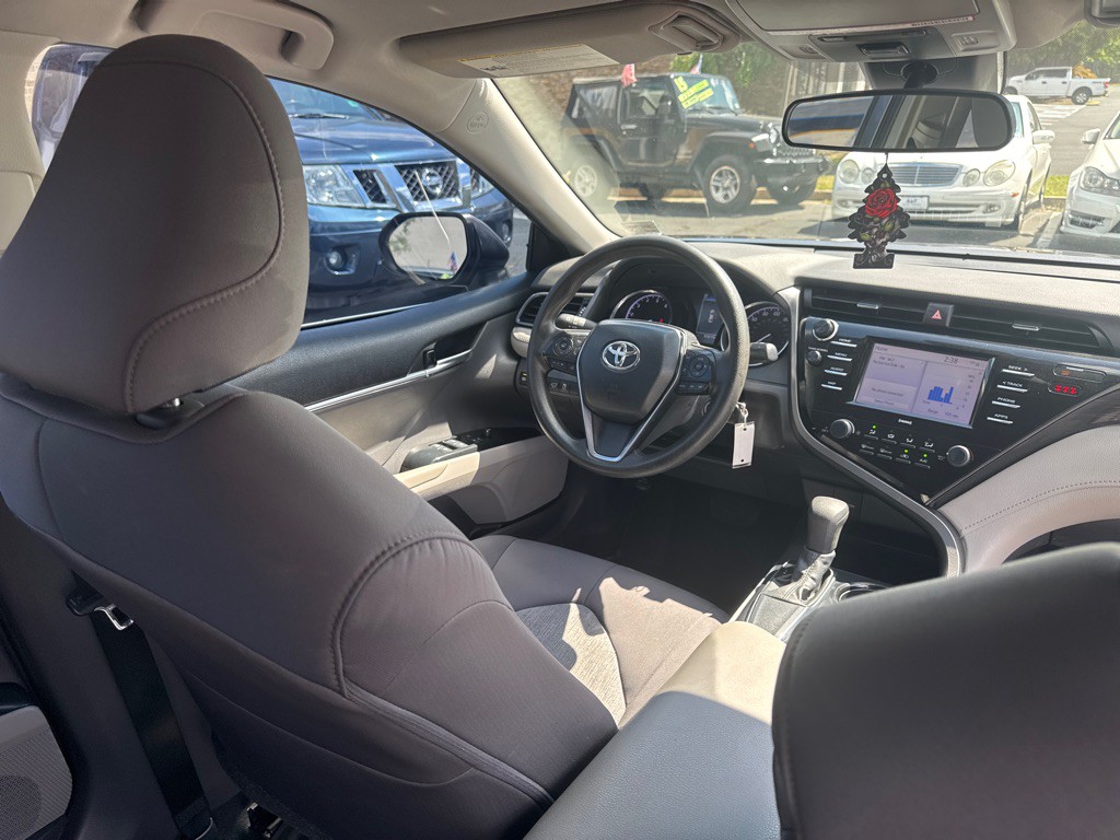 2020 Toyota Camry Image 11