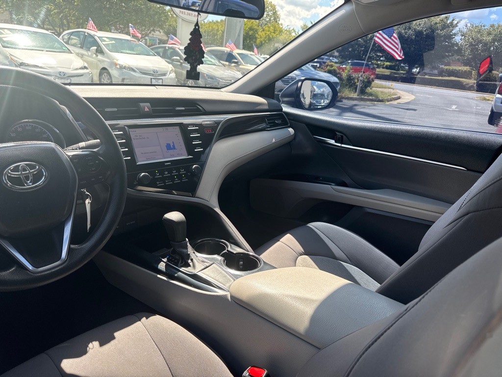 2020 Toyota Camry Image 13