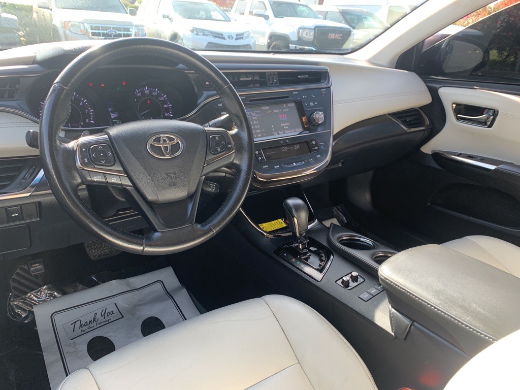 2016 Toyota Avalon Image 12