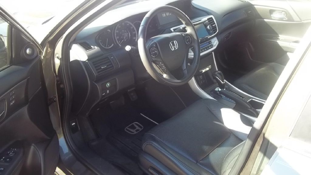 2015 Honda Accord Image 9