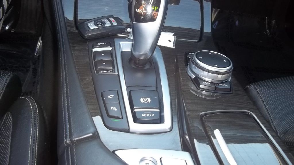 2015 BMW 5 Series Image 17