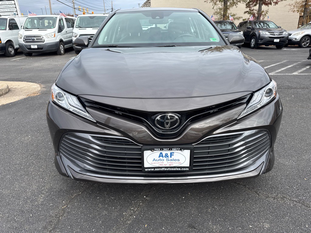 2019 Toyota Camry Image 2