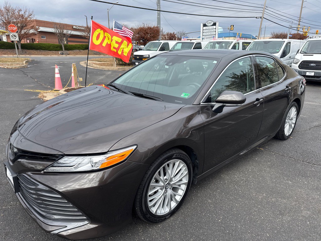 2019 Toyota Camry Image 3