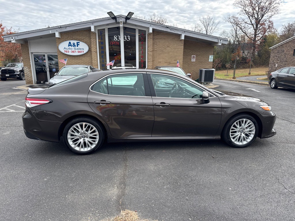2019 Toyota Camry Image 8