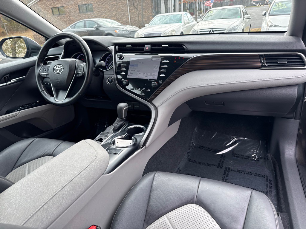 2019 Toyota Camry Image 10