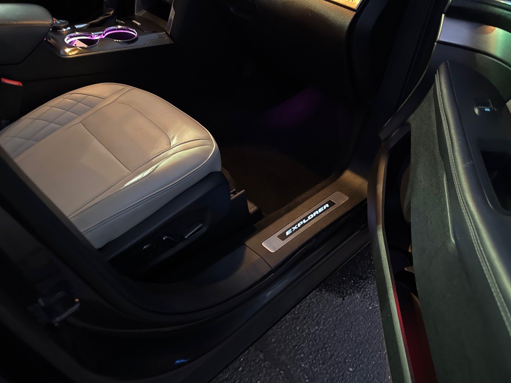 2016 Ford Explorer Image 10