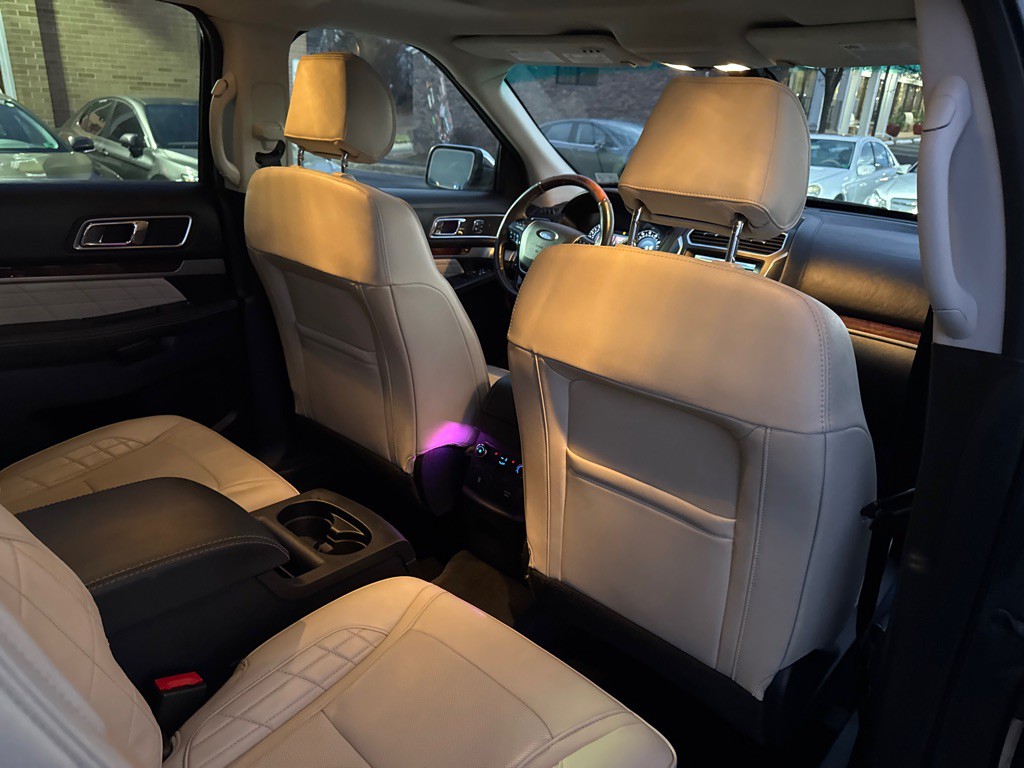 2016 Ford Explorer Image 11