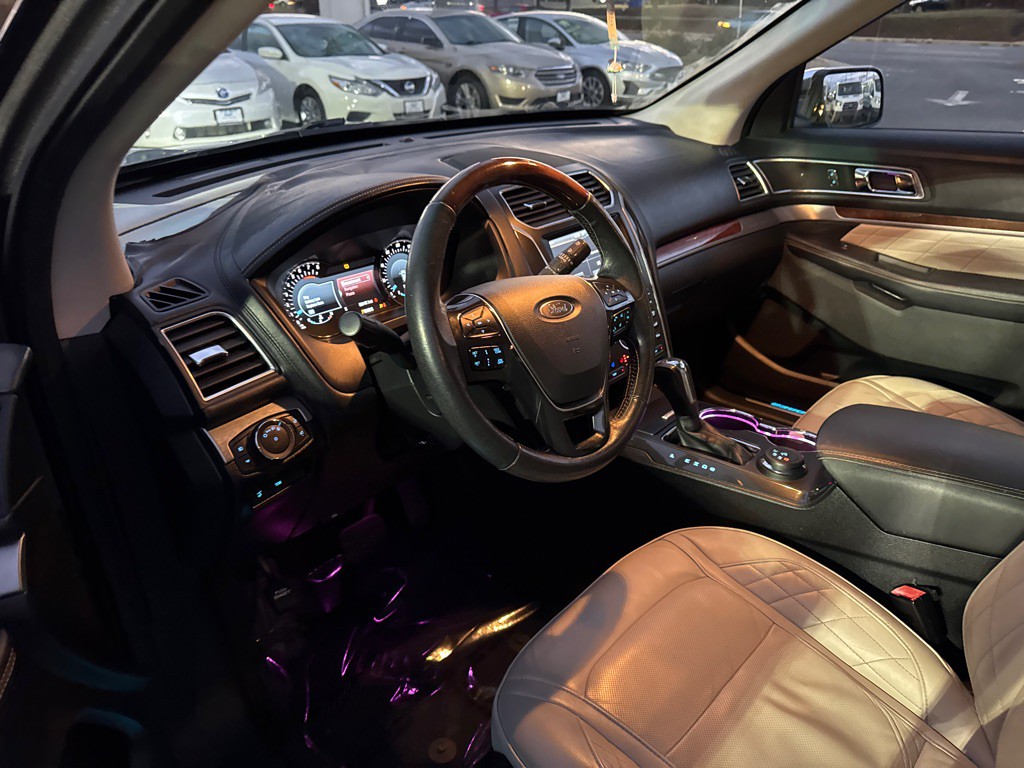 2016 Ford Explorer Image 19