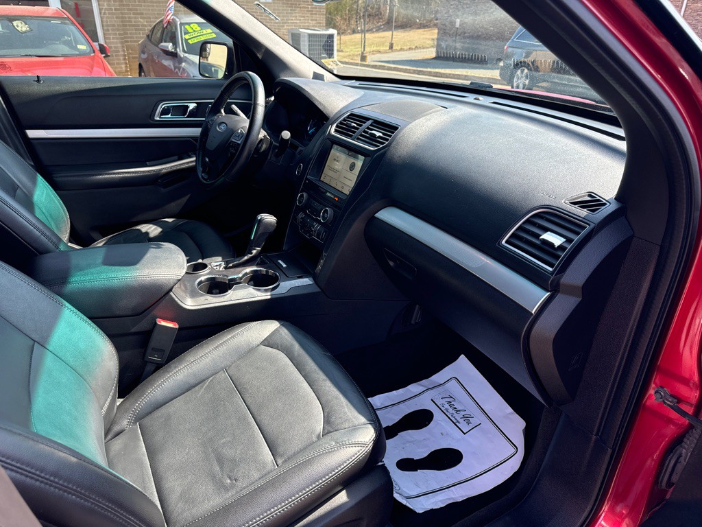 2017 Ford Explorer Image 9