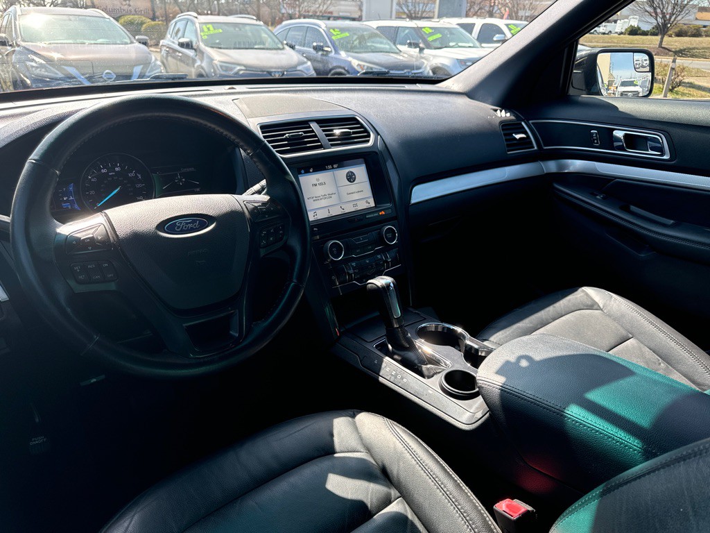 2017 Ford Explorer Image 13