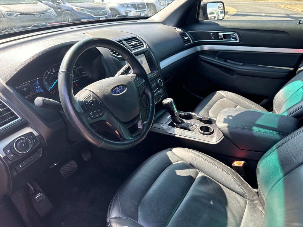 2017 Ford Explorer Image 14