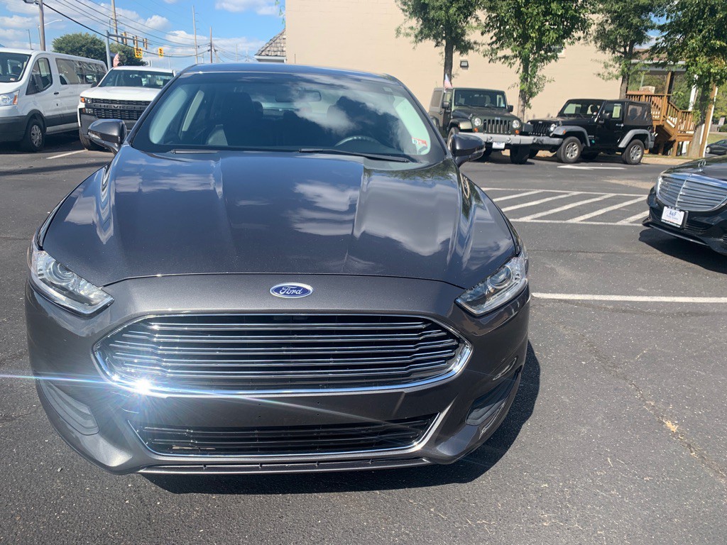 2016 Ford Fusion Image 2