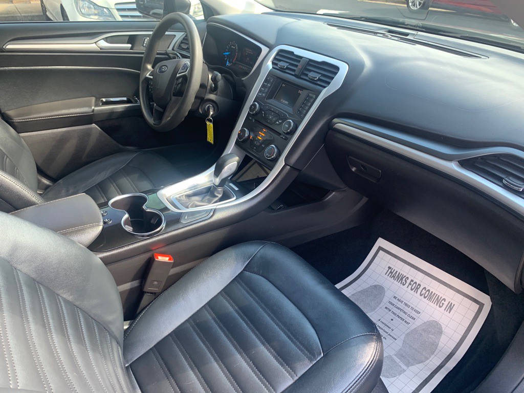 2016 Ford Fusion Image 9