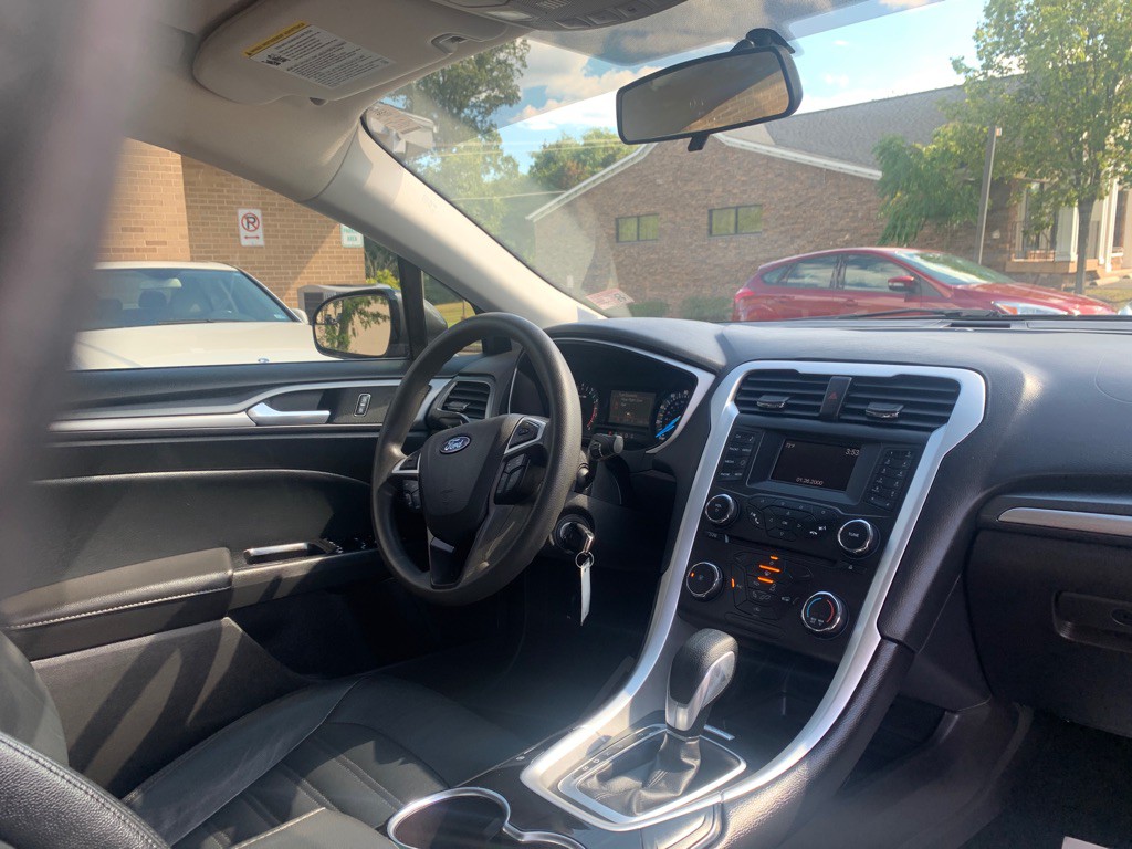 2016 Ford Fusion Image 12