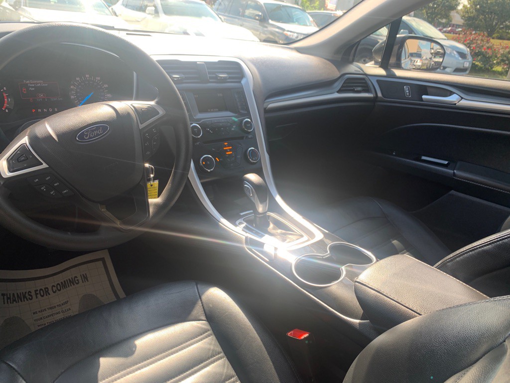 2016 Ford Fusion Image 13