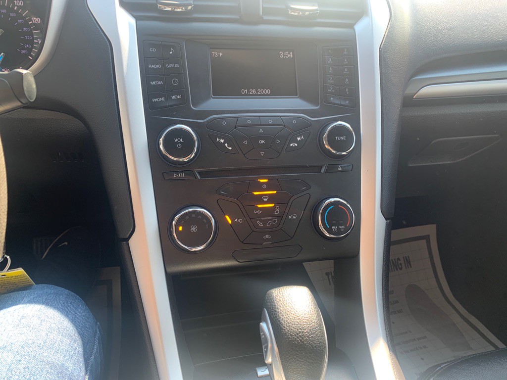 2016 Ford Fusion Image 16